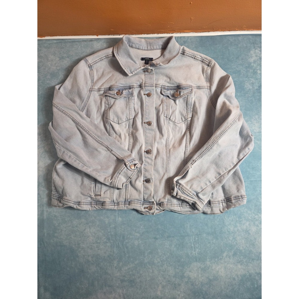kiabi modern light wash denim jacket light-wash in size 3xL
